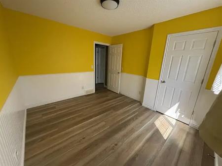 Bright & Comfortable Mid-Sized Room | 158 New Brighton Lane Southeast, Calgary