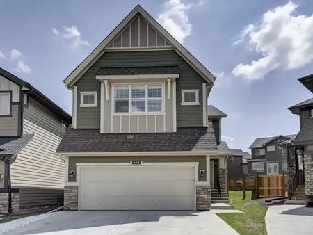 3 Bedroom open concept beautiful executive home!! | Calgary