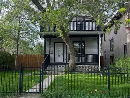 Cozy Mount Pleasant 3 bedroom House with Double Garage | Calgary