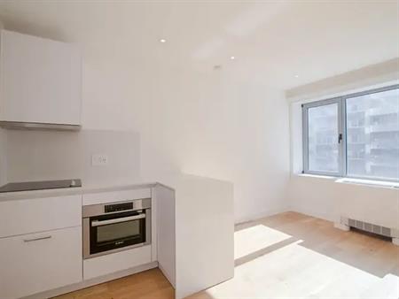 Mountain Place | 3468 Rue Drummond, Montreal