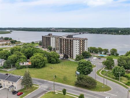 Village on the River Apartments
