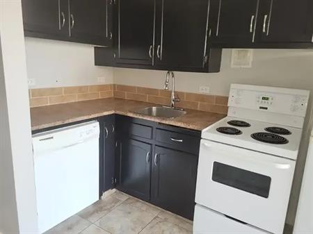 CHARMING 1 BDRM UNIT AVAIL.IMMEDIATELY!   *825 12 AVE. SW* | 825 12 Avenue Southwest, Calgary
