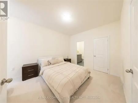 5 GINNO LANE | 5 GINNO LANE, Ajax