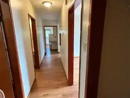 Spacious 1 bedroom $1200/mo in a small, safe building near the U of A & Whyte Ave | 10415 78 Avenue Northwest, Edmonton