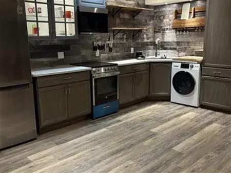 1 bedroom available in a Professional Work atmosphere | Calgary