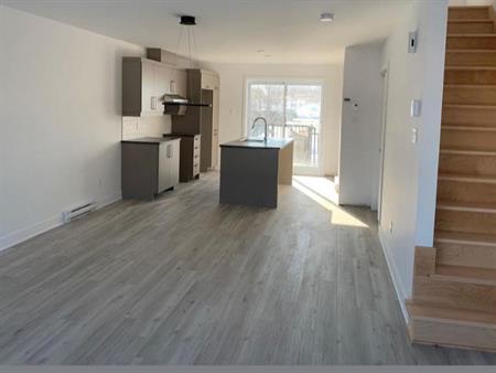 Appartement sur 2 étages à louer - Boisbriand