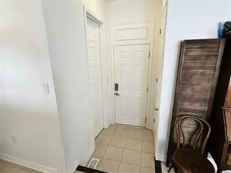 UPPER - 852 ASPEN TERRACE | UPPER - 852 ASPEN TERRACE, Milton