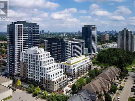 D-421 - 8 BEVERLEY GLEN BOULEVARD | D-421 - 8 BEVERLEY GLEN BOULEVARD, Vaughan