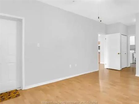 1885 WESTVIEW PARK Unit# 107 | 1885 WESTVIEW PARK Unit# 107, LaSalle