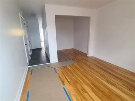 Upper Triplex Apt