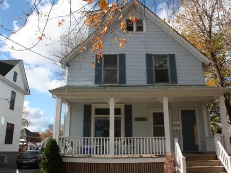111 Brock St S - Bachelor | 111 Brock St S, Sarnia