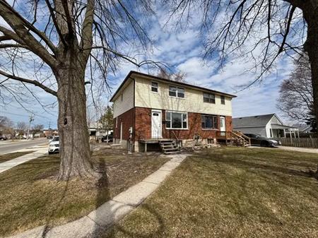 702 Confederation St - 3 bdrm 1 bath | 702 Confederation Street, Sarnia