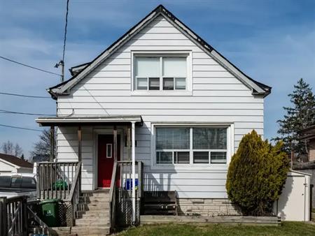 1-111 MOHAWK ROAD EAST | 111 Mohawk Road East, Hamilton