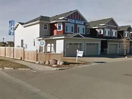 Townhouse for Rent - Double Garage, 3-Bedroom, 2.5-Bathroom, Greenspace | 441 Millennium Drive, Fort McMurray