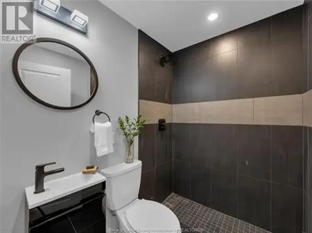 1766 University AVENUE Unit# 8 | 1766 University AVENUE Unit# 8, Windsor