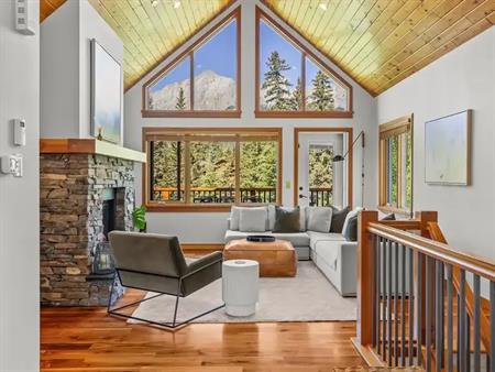Stunning 3-Bedroom Townhouse in Canmore – Epic Views, Long-Term Stay | 11 - 11 Creekside Mews, Canmore
