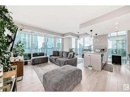 Gorgeous 2 Bedroom Condo in the Heart of Downtown with Parking | 2504 - 10180 103 ST NW, Edmonton