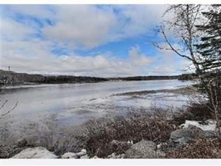 À louer - Maison meublée avec 3 chambres à Pointe-aux-Outardes