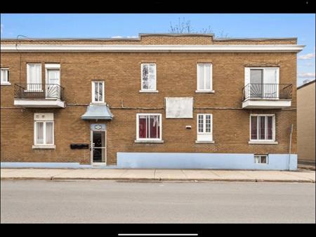 Grand 5 1/2 à louer à Montréal
