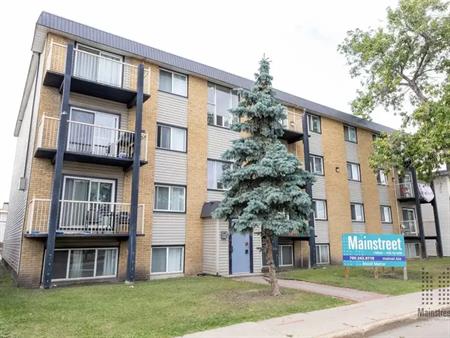 Nicoll Manor | 10630 105 Street NW, Edmonton