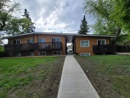 In Suite Laundry! Free Rent!! Move In NOW!! | 6328 59 Ave, Red Deer