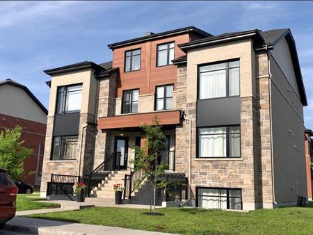 MAGNIFIQUE 4,5 avec stationnement (Ste-Rose- Champfleury)