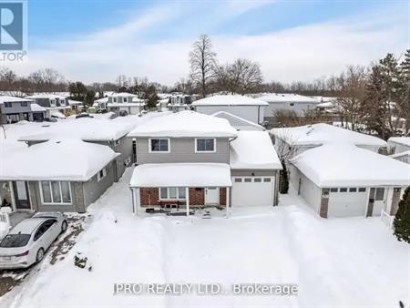 512 PINETREE CRESCENT | 512 PINETREE CRESCENT, Cambridge