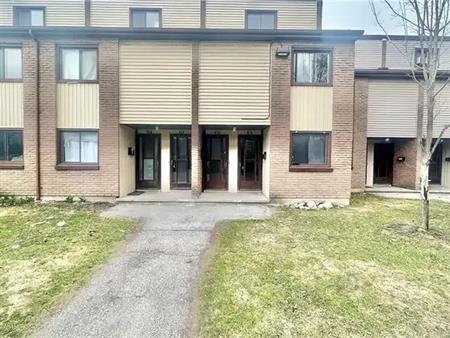 1200 COURTLAND Avenue E Unit# 27 | 1200 COURTLAND Avenue E Unit# 27, Kitchener