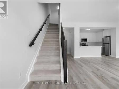 142 ANTHRACITE PRIVATE | 142 ANTHRACITE PRIVATE, Ottawa