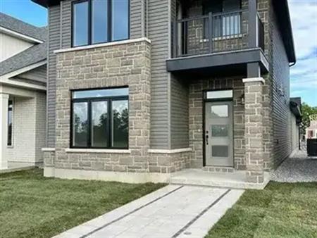 86 RIVERSTONE WAY | 86 RIVERSTONE WAY, Belleville