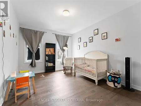 185 YEARLING CIRCLE | 185 YEARLING CIRCLE, Ottawa