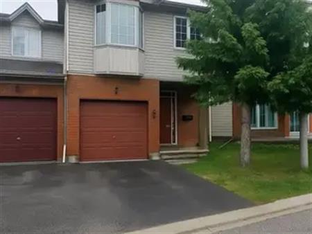 13 SANTA CRUZ PRIVATE | 13 SANTA CRUZ PRIVATE, Ottawa