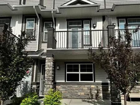 3 Bedrooms Townhouse | Calgary