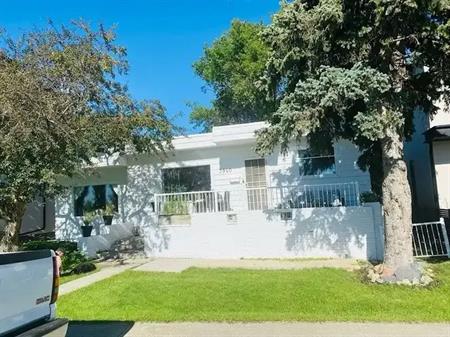 Charming Parkhill House with Midcentury Furniture | 3940 1A Street Southwest, Calgary