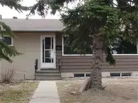 Bright 2 Bedroom Upper | 2730-17A Street NW/2728-17A street NW, Calgary