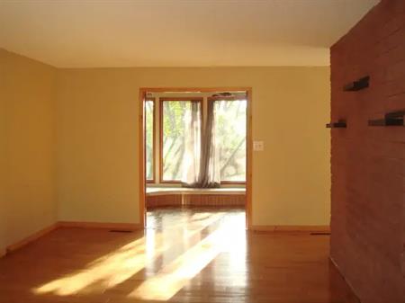 Beautiful 3 Bedroom home in Rosscarrock | Calgary