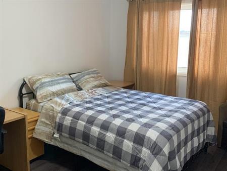 Chambre à louer à Lasalle a 10 minutes de marche à pied du CEGEP André-Laurendeau