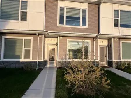 225 Saddlepeace Crescent NE | 225 Saddlepeace Crescent Northeast, Calgary