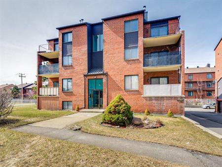 R.D.P. Condo à louer entièrement rénové