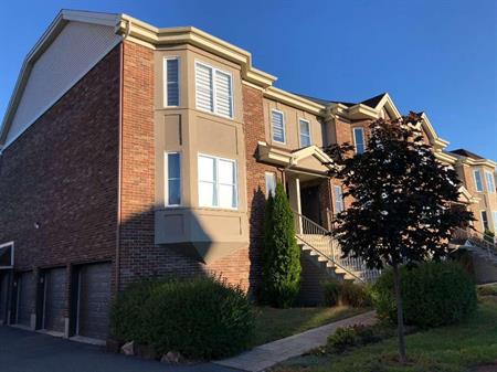 Beautiful 2 Beds 1 Bath – Condo in Sector C of Brossard