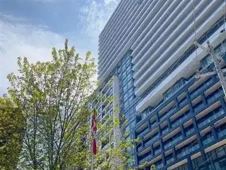 Front / Lower Sherbourne 2 bed 2 bath - 1 parking included | 60 Princess Street, Toronto
