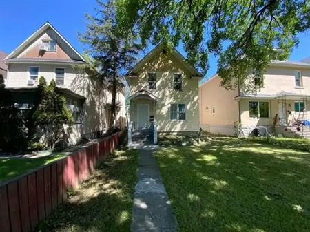 869 Bannatyne Avenue | 869 Bannatyne Avenue, Winnipeg