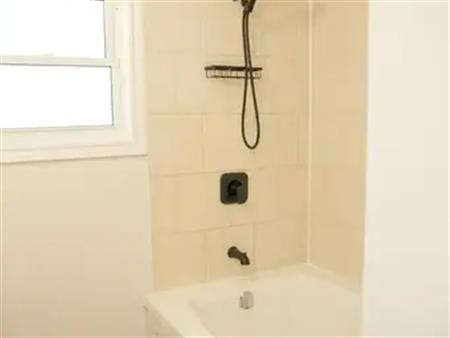 UPPER - 244 BARRIE STREET | UPPER - 244 BARRIE STREET, Essa