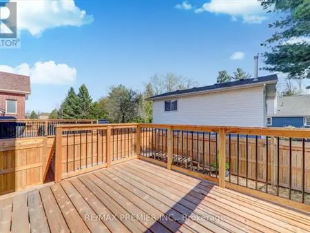 35 BANK STREET | 35 BANK STREET, Essa