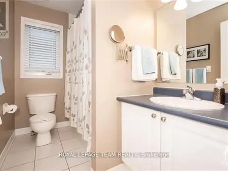 90 UPNEY DRIVE | 90 UPNEY DRIVE, Ottawa