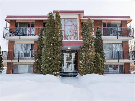 Squire Manor | 11045 126 Street Northwest, Edmonton