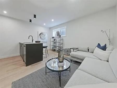 Banff Trail II Avas | 2015 26 Avenue Northwest, Calgary