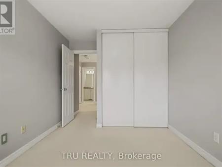B - 122 LINDENSHADE DRIVE | B - 122 LINDENSHADE DRIVE, Ottawa