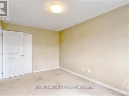 504 RANNOCH PRIVATE | 504 RANNOCH PRIVATE, Ottawa