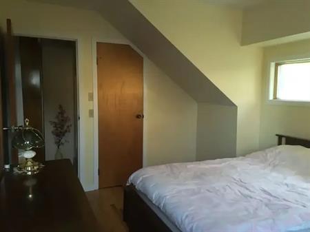 Central location - close to UofA and LRT | 11515 73 Avenue Northwest, Edmonton
